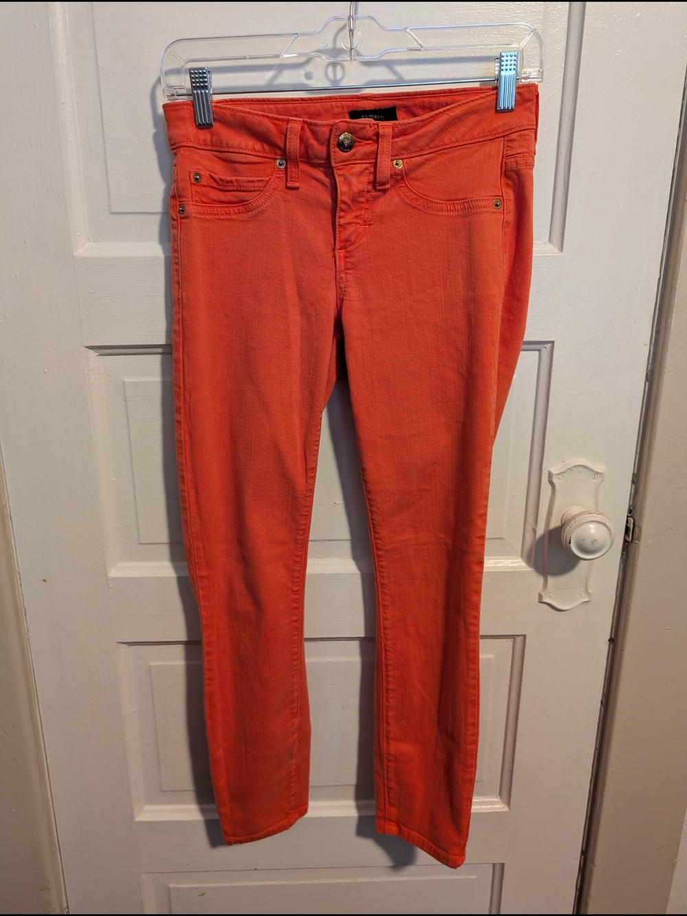 bebe Y2K Skinny Jeans in Bright Coral